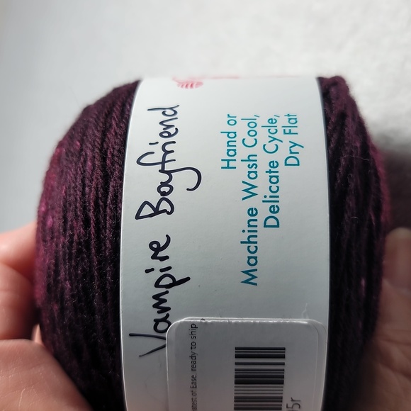 Knit Circus "Vampire Boyfriend" Gradient Red and Purple Yarn - Picture 7 of 7